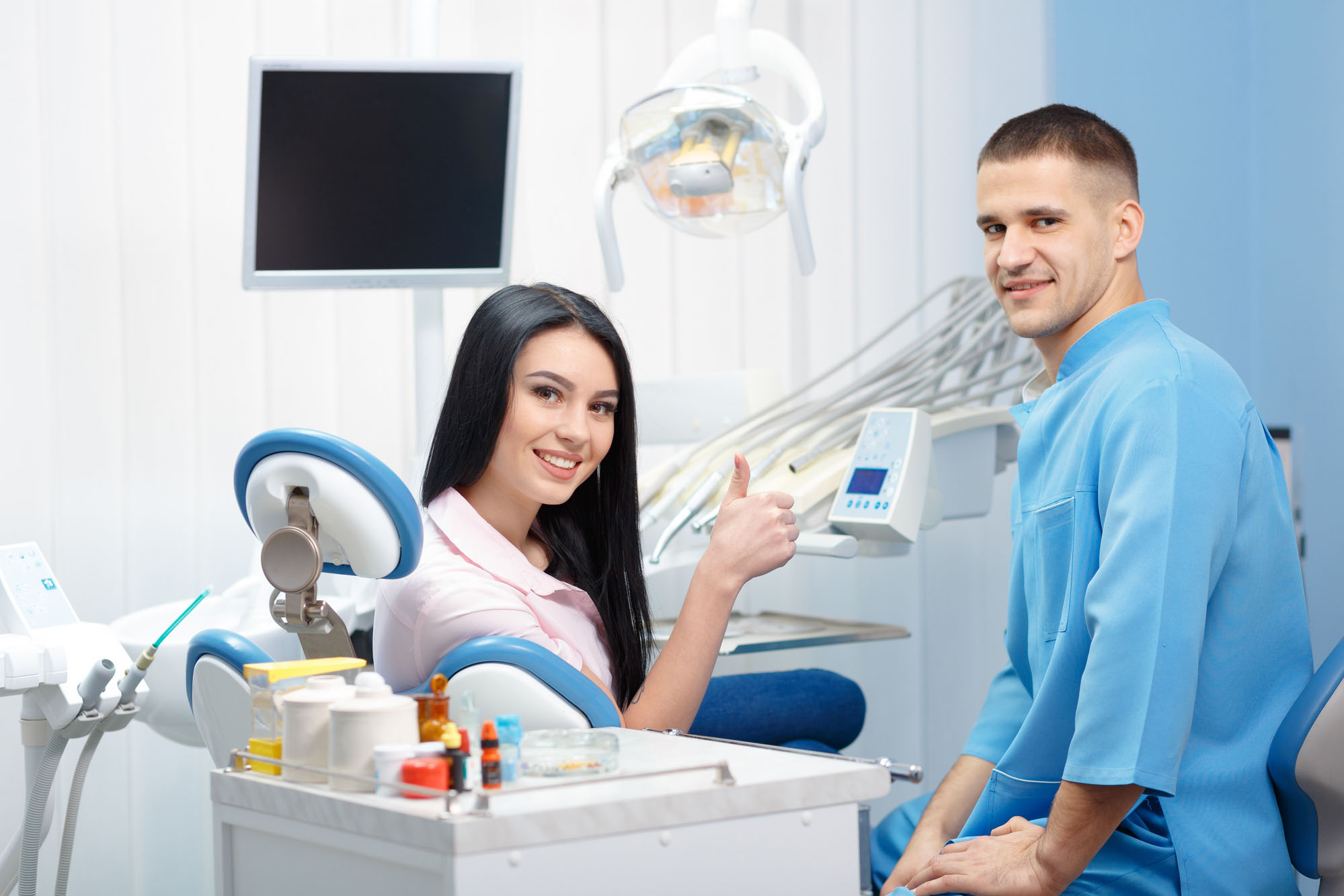 Профессия стоматолога — имплантация зубов