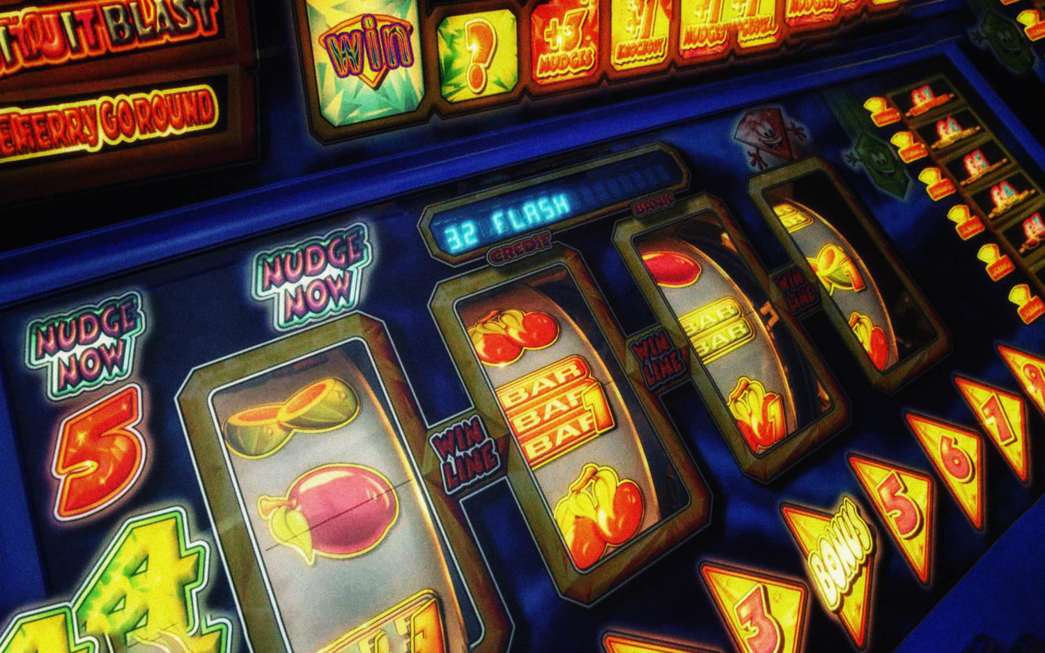 Кто играет в автоматы и казино тот игровые автоматы быстрой выплатой